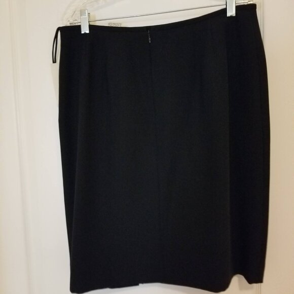 Anne Klein 2 piece skirt and blazer suit - NWT - Navy size 14P - Picture 11 of 14